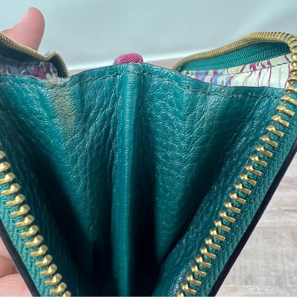 Vera Bradley the Grab And Go Wallet. Green Leather Wristlet. Card Organizer. Zip - Picture 7 of 13